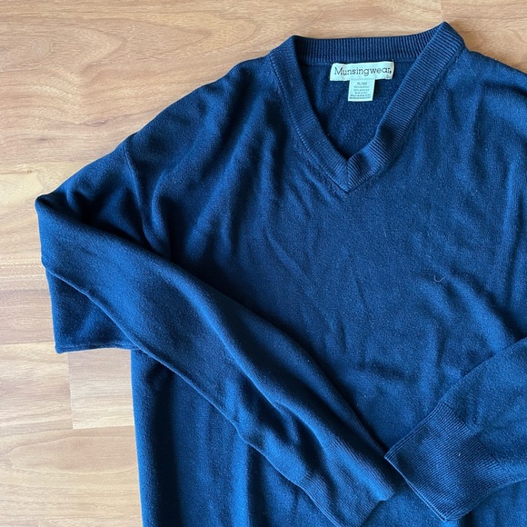 Vintage men's v neck sweater - Picture 2 of 5